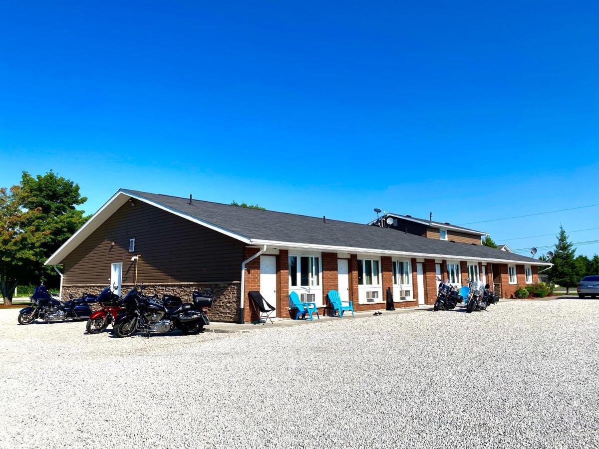 Mindemoya Manitoulin Inn מראה חיצוני תמונה