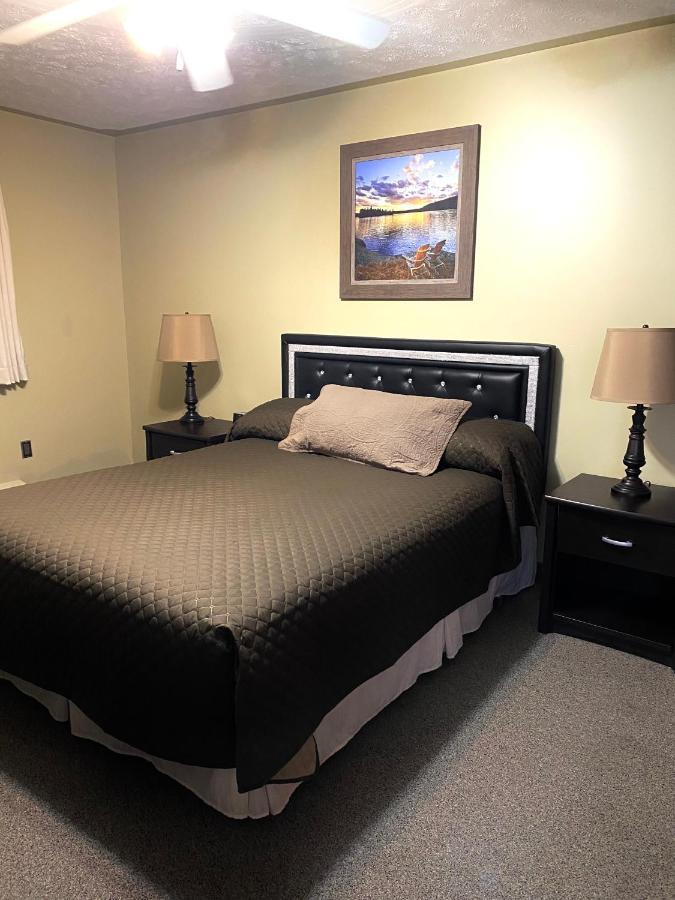 Mindemoya Manitoulin Inn מראה חיצוני תמונה