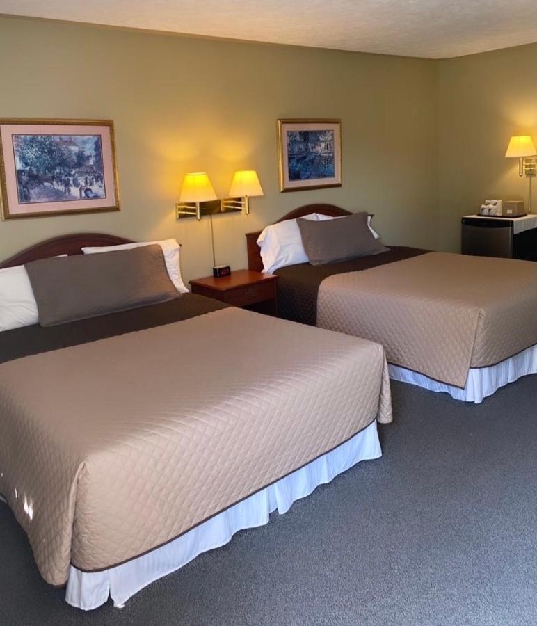 Mindemoya Manitoulin Inn מראה חיצוני תמונה