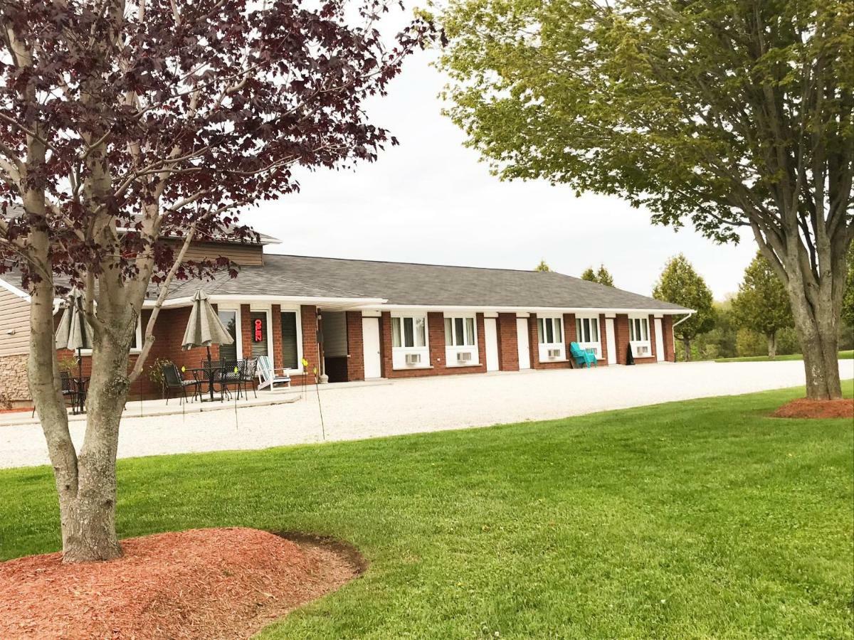 Mindemoya Manitoulin Inn מראה חיצוני תמונה
