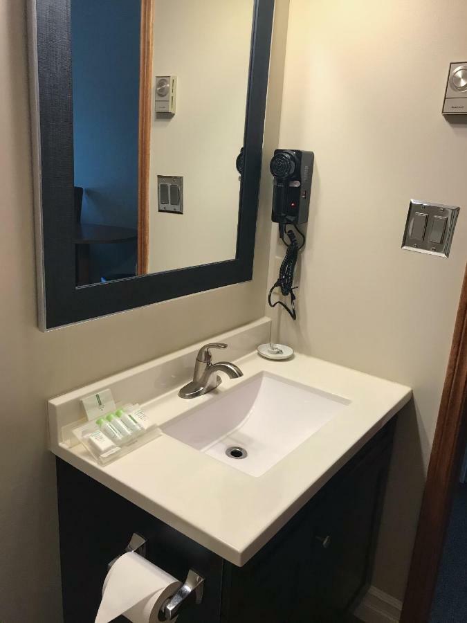 Mindemoya Manitoulin Inn מראה חיצוני תמונה
